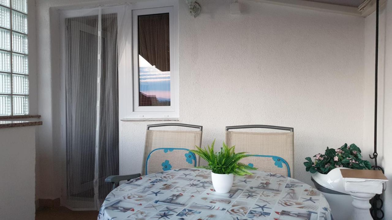 Apartman Dinka プナト エクステリア 写真